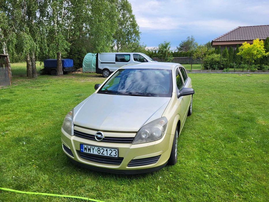 Samochód Opel Astra H 1.6 benzyna