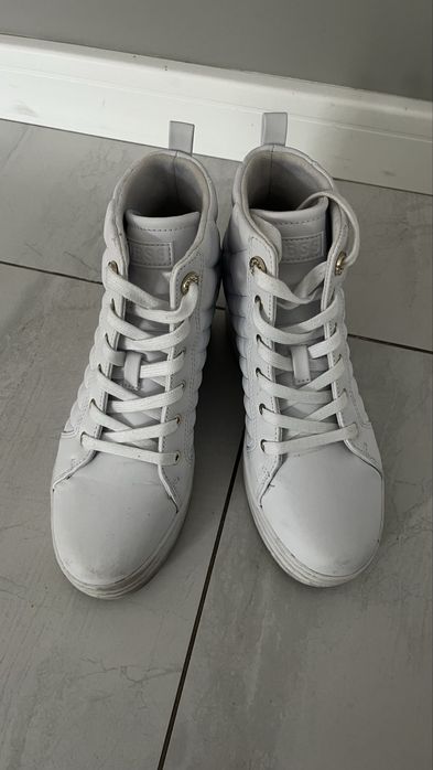 Buty Guess r. 38 na platformie