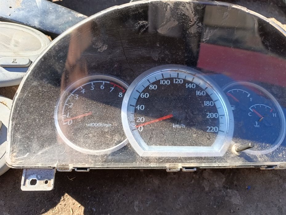 Панель приборов Шевроле Лачетти и другие элементы салона