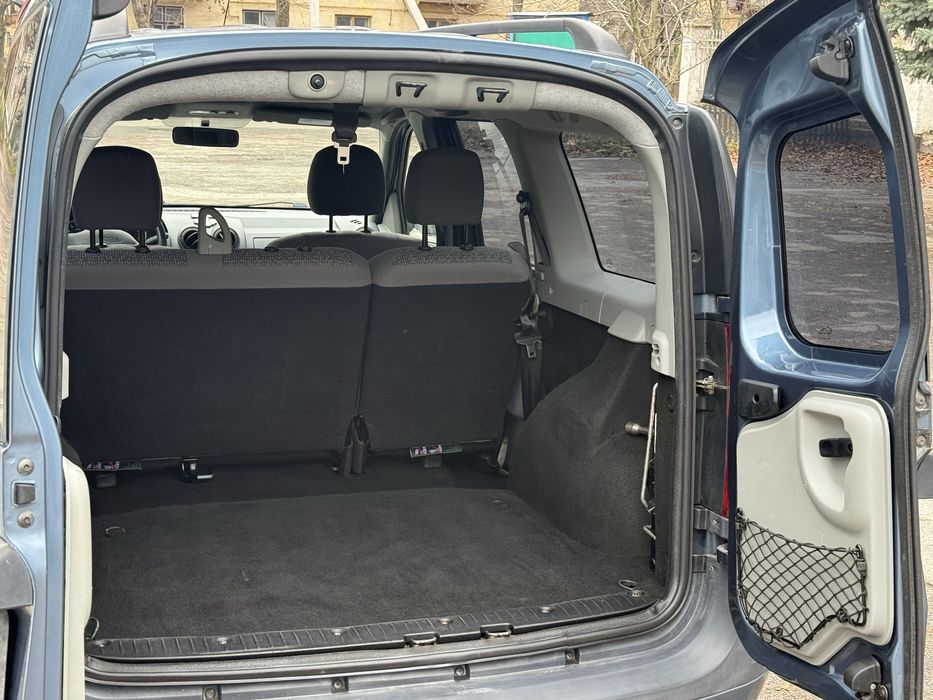 Продам       Логан