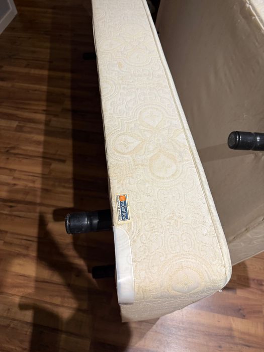 Estrutura/ Estrado de cama de solteiro