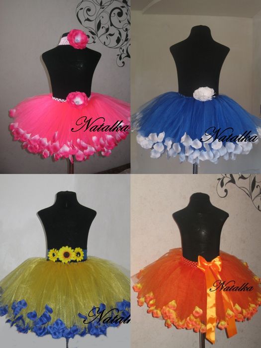 Святкове платтячко з декором по низу.