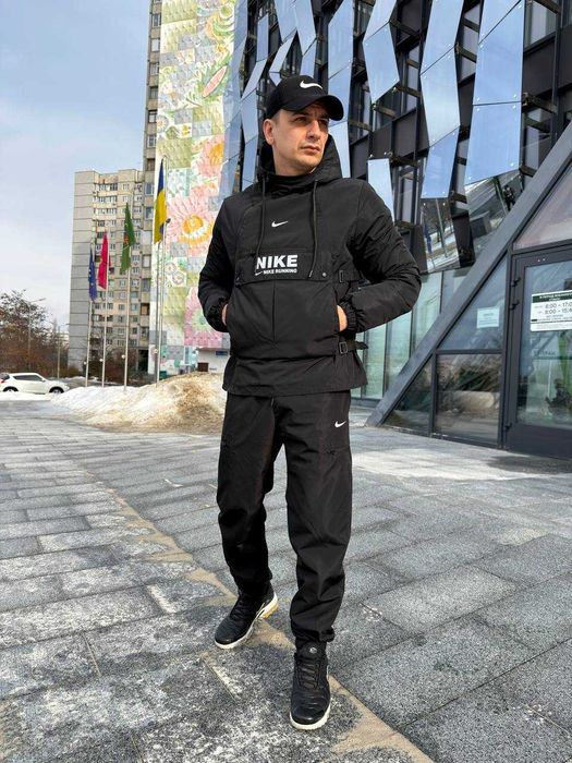 Спортивные штаны карго мужские Nike Running черные брюки плащевка найк