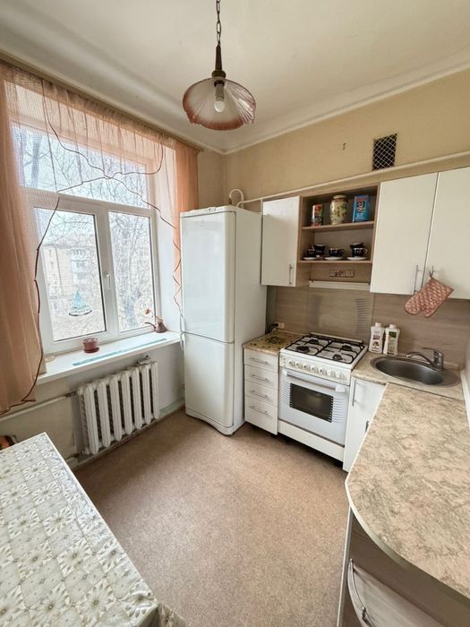 Продается 2-к квартира на ул. Театральная