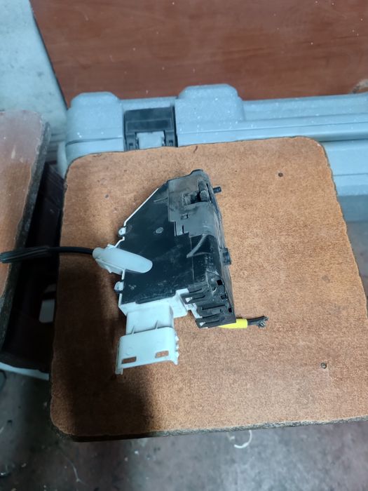 Замок правої двері Скудо 2