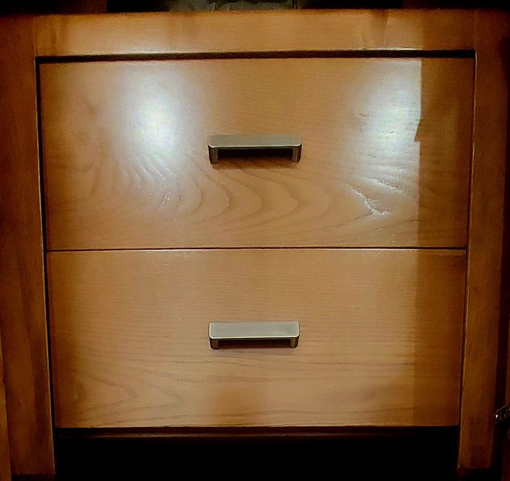 Cama de solteiro com estrado e mesinha  de cabeceira