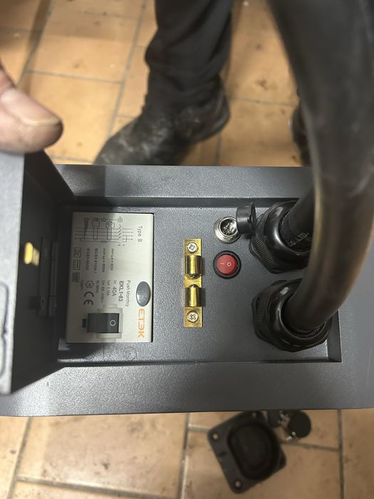 Ładowrka do samochodow elektrycznych