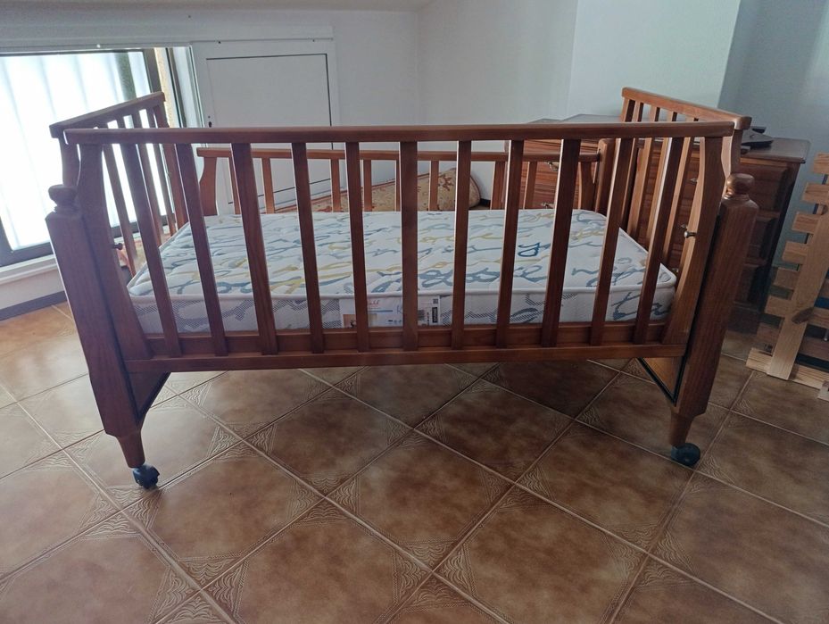 berço bebé madeira maciça com colção