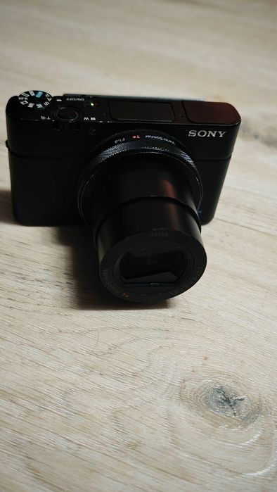 Aparat kompaktowy SONY RX100 M4