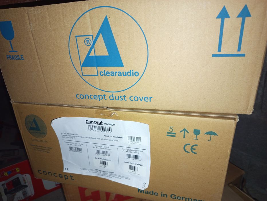 Gira-discos Clearaudio Concept como novo com tampa em acrílico