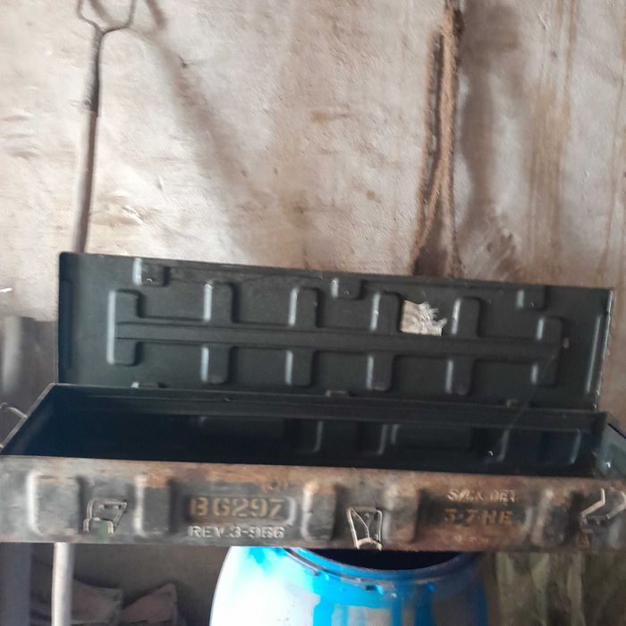 Caixa metalica militar porta munições