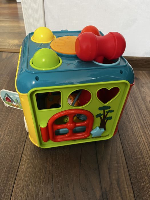 Музикальний бізі куб