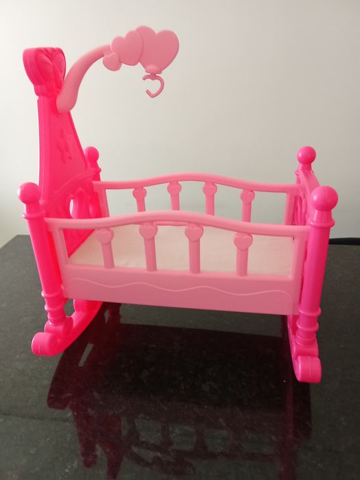 Cama para bonecas