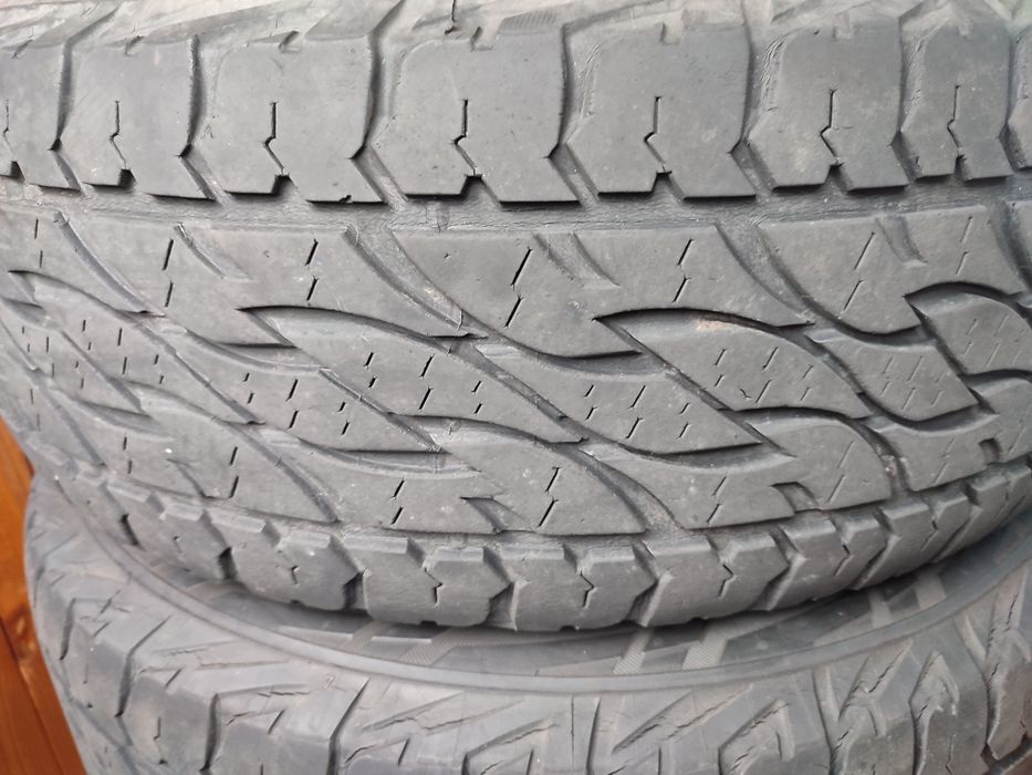 Продам шины Bridgestone Dueler А/Т 265/65-R17