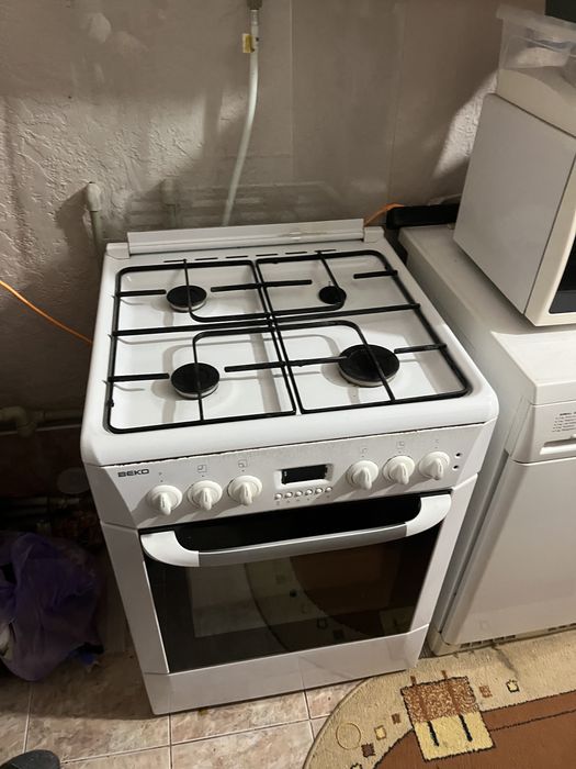 BEKO ~ Газова плита із електричною духовкою
