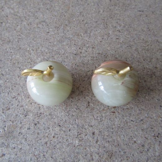 Статуэтка декоративное украшение яблоко оникс