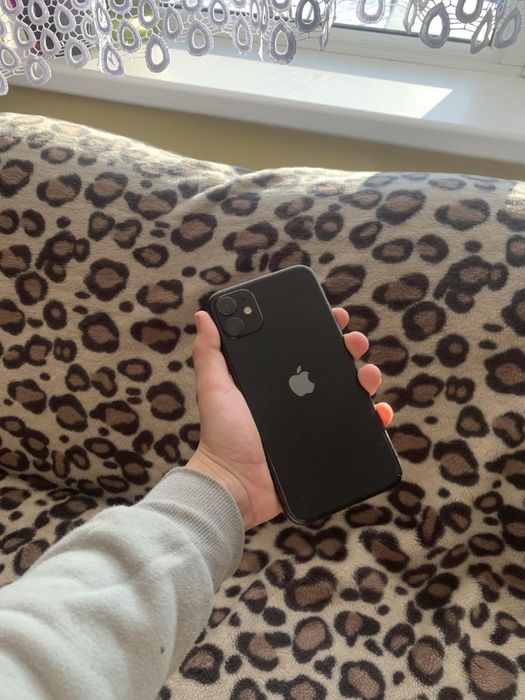 Айфон 11 максимална ємність 77