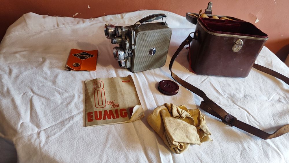 Câmara vintage Eumig C3 – 8mm