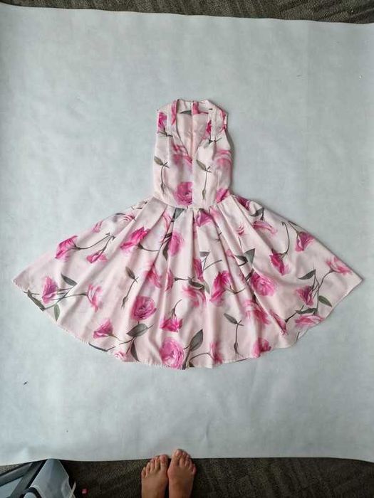 Rozkloszowana sukienka. Mohito linia celebration. Rozmiar 34 XS