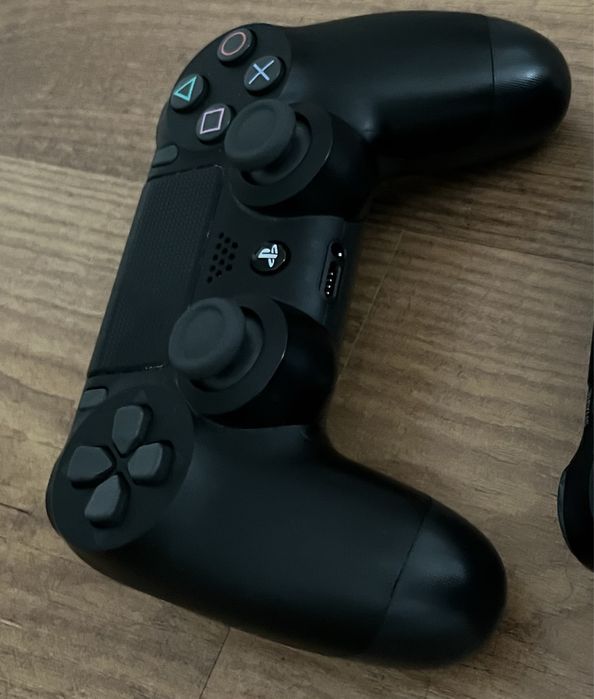 PS4 Pro 1Tb + 1 Dualchock + Gran turismo