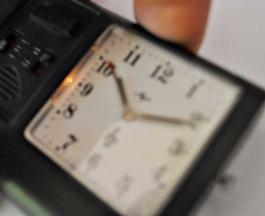 Ładny rzadki mechaniczny zegarek budzik Łucz