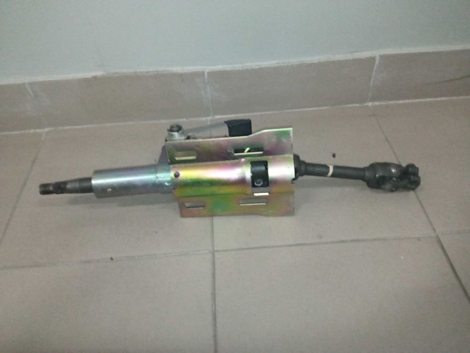 Вал рулевой ВАЗ 2110, 2111, 2112 в сборе с кронштейном и карданчиком