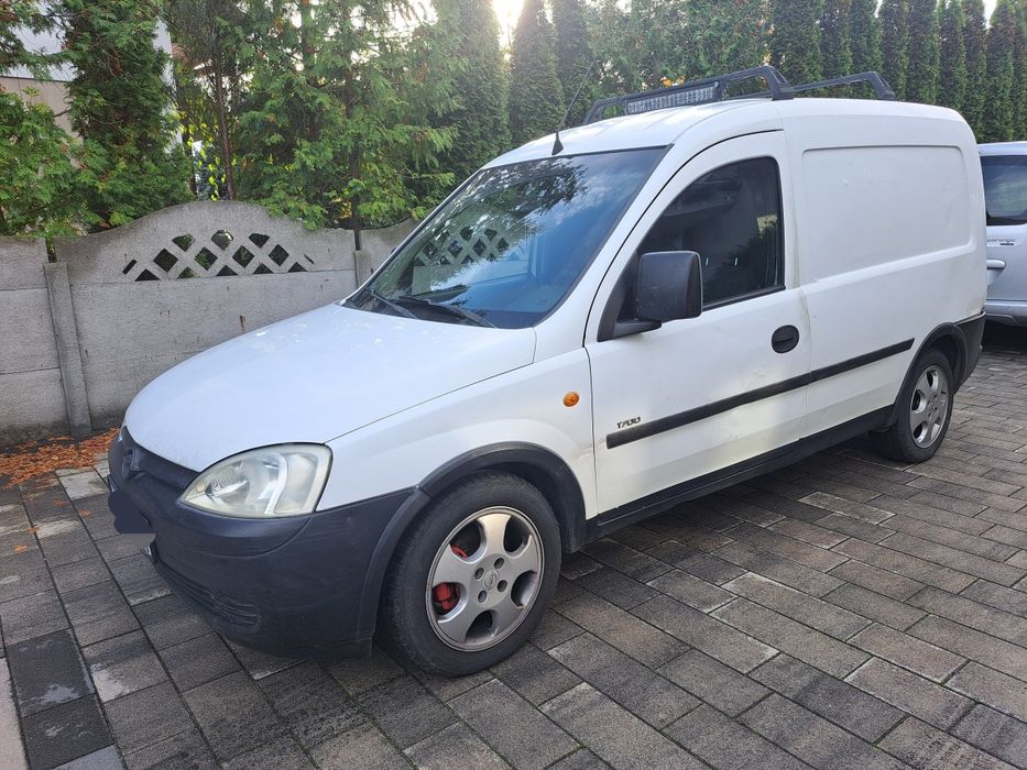 Opel Combo 1,7 CDTi Isuzu,hak,bez rdzy