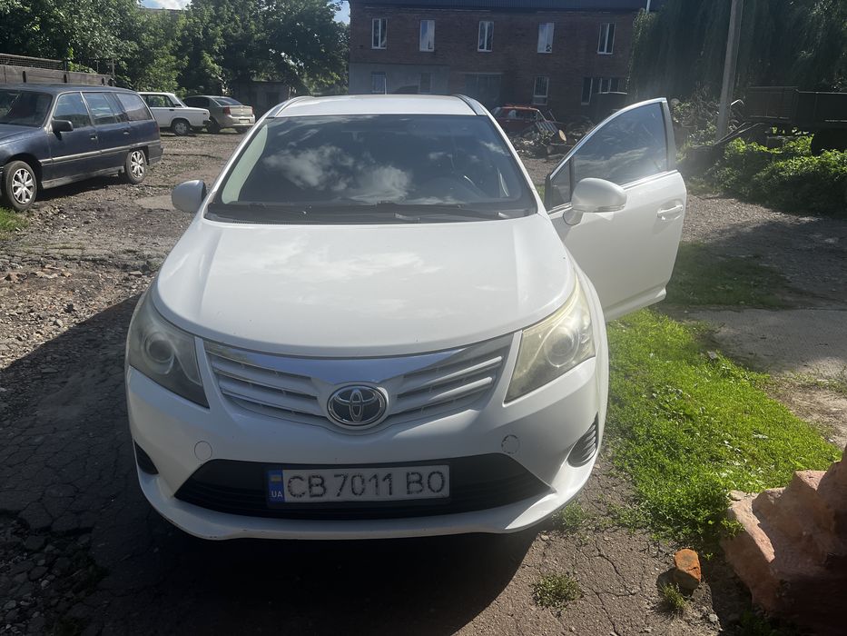 Toyota avensis 2012