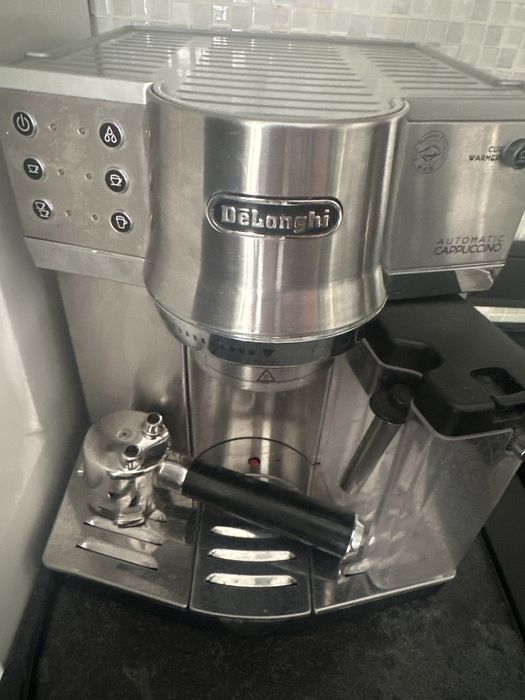 Ekspres kolbowy DeLonghi