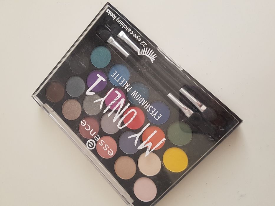 Paletka do oczu essence