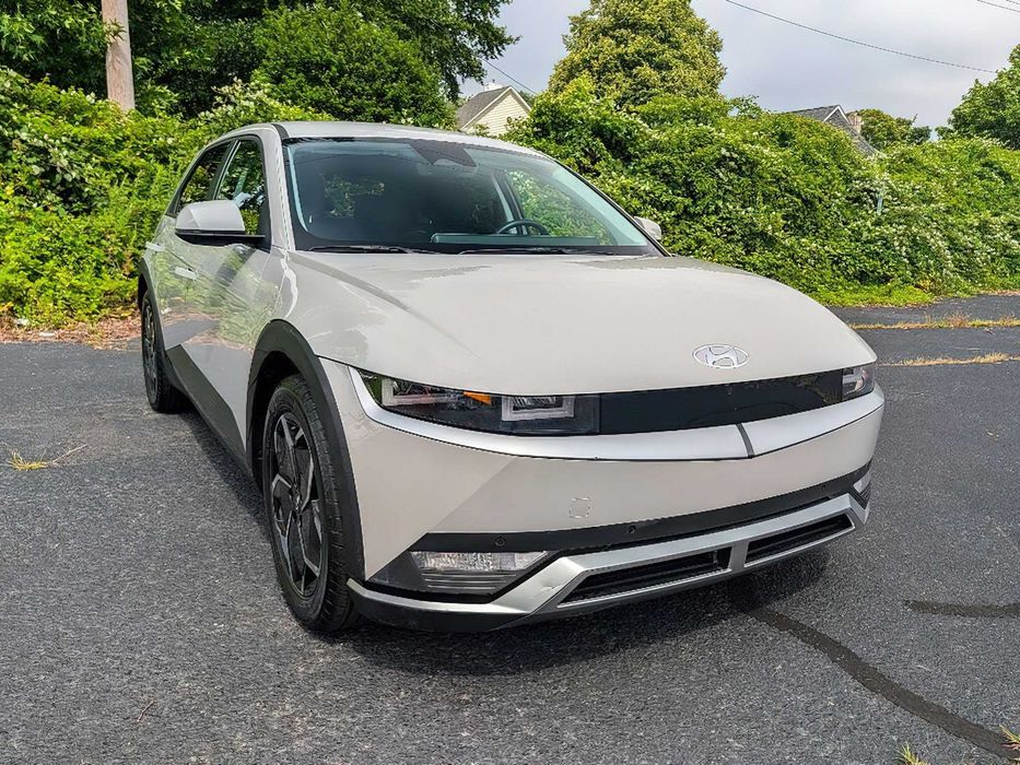 Hyundai Ioniq 5      2024