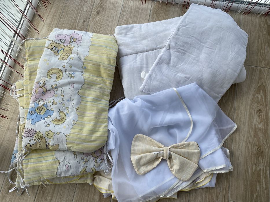 Комплект з 6 складових (бортики, балдахін, ковдра, подушка, постіль