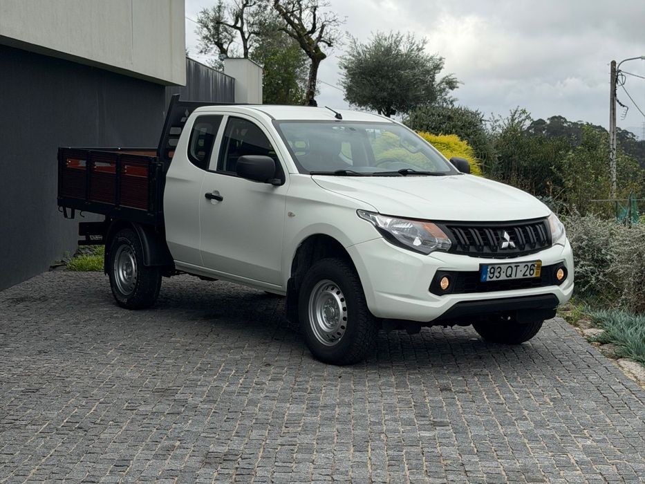 Mitsubishi L200 2.4 DI-D Club Invite 4WD