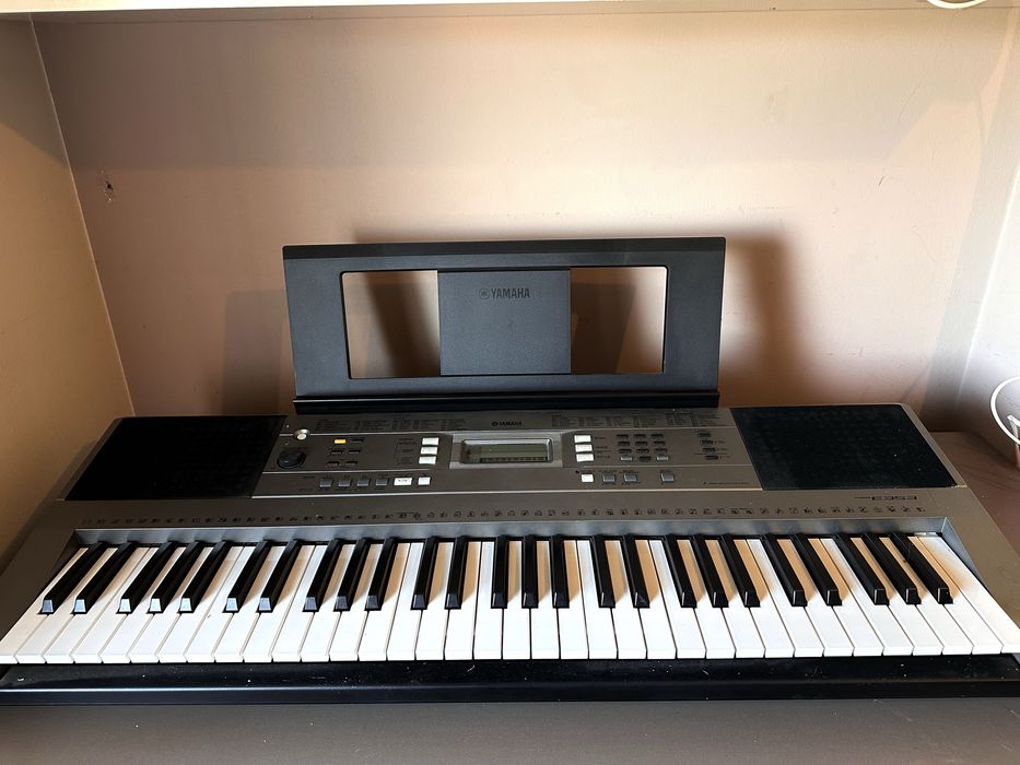 Piano profissional Yamaha em otimo estado