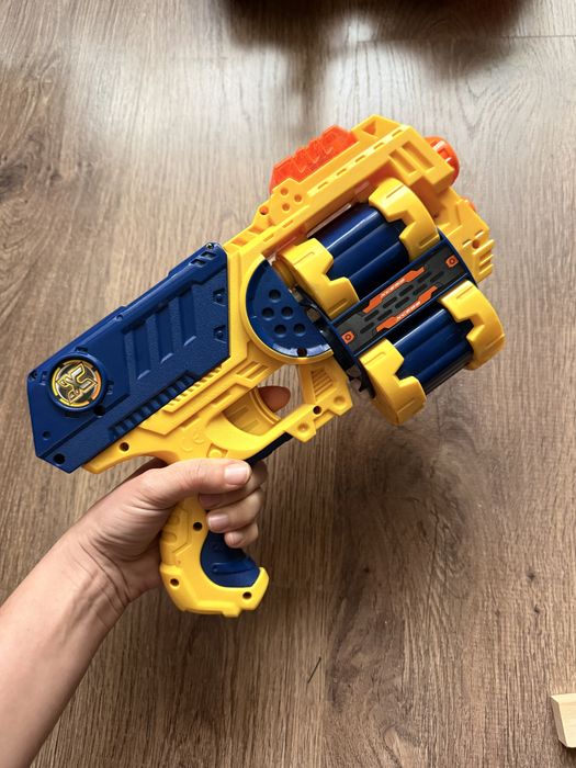 Бластер пістолет автомат Nerf. Nerf Elite Surgefire