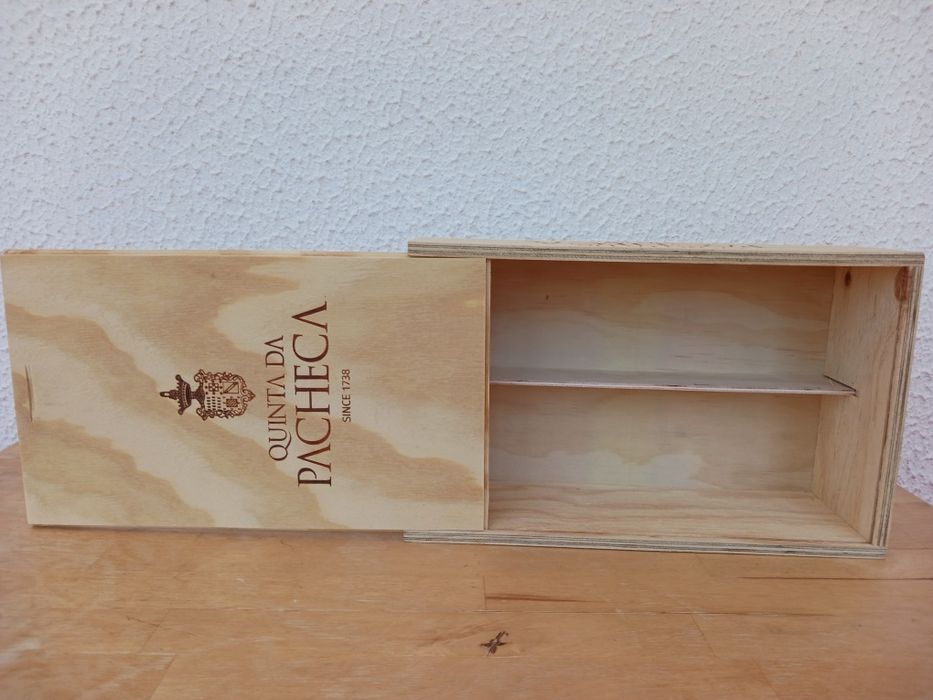 Caixa madeira garrafas vinho