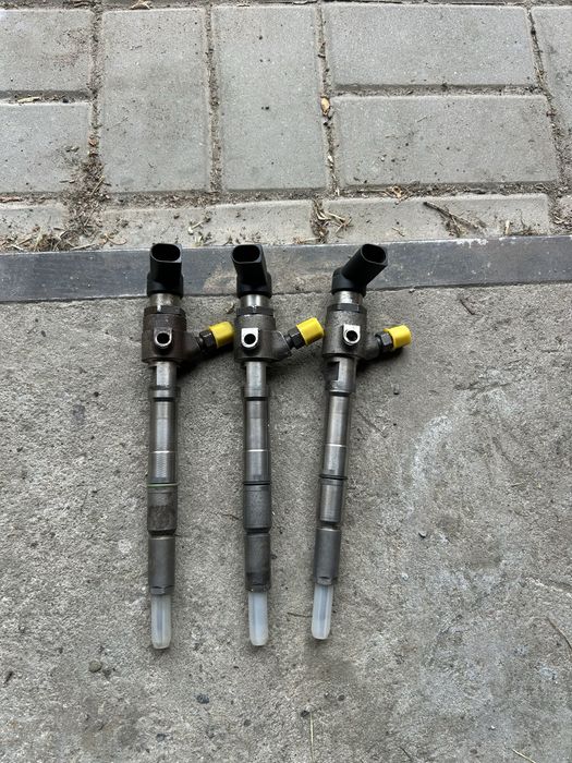 Wtryskiwacze 1.6tdi 03l130277b