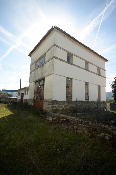 Imóvel Industrial para Venda na Serra da Estrela | 1.342 m² de Terreno | Oportunidade de Reabilitação e Investimento em Belmonte | €180.000