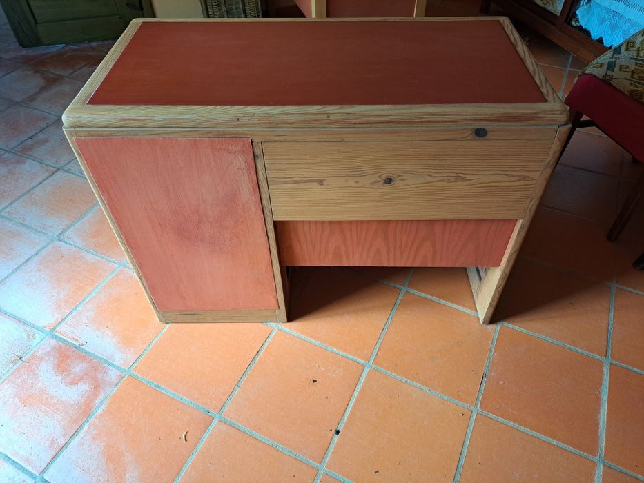 Secretária vintage recuperada