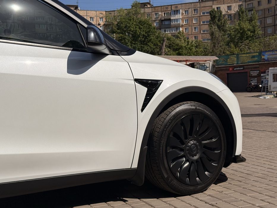 Продам Tesla Model Y