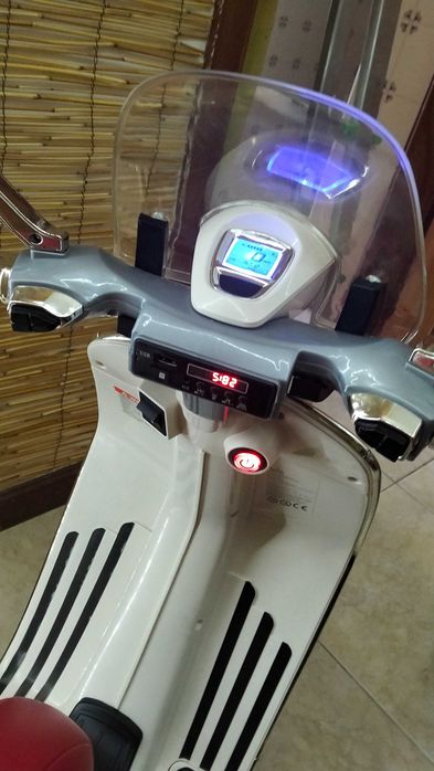 Scooter elétrica  criança
