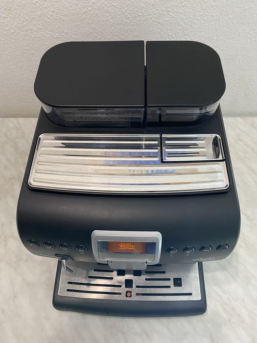 Кавомашина Saeco Royal.