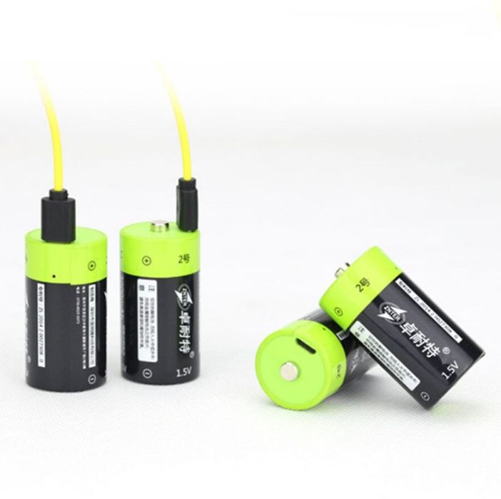 baterii litowo-jonowych typu C z kablami USB do szybkiego ładowania.