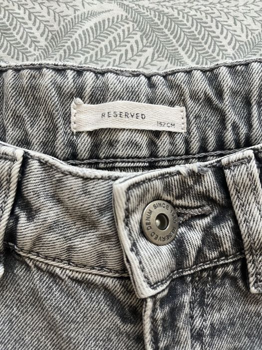Продам джинсы для девочки  Reserved