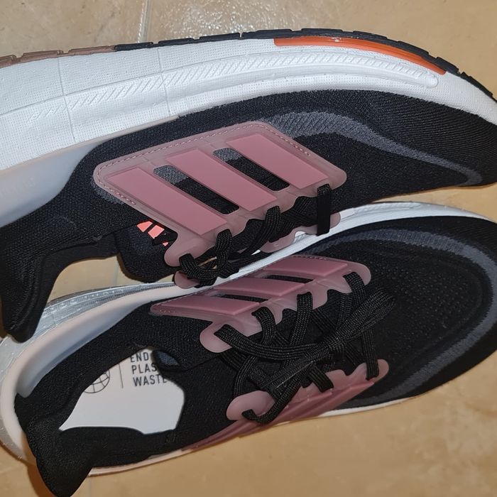 Ténis Adidas Ultraboost Light