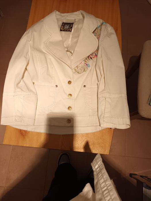 Conjunto calça e blusão branco