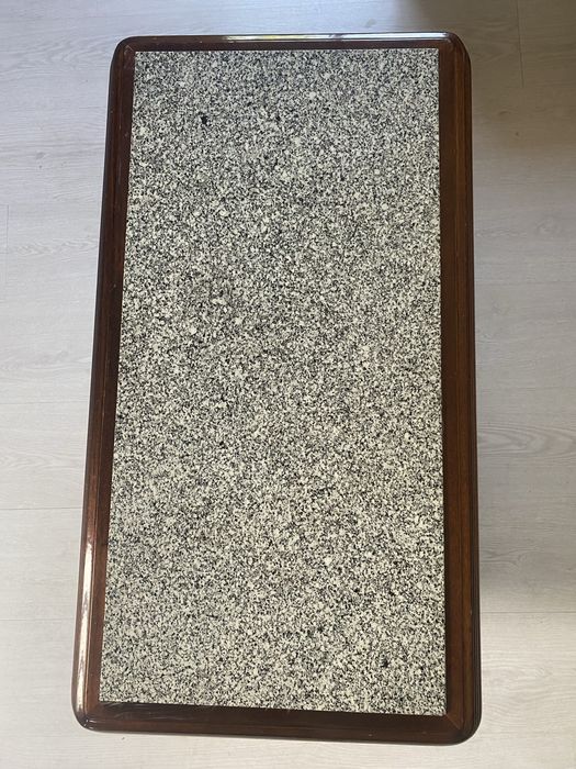 Mesa de centro tampo em pedra