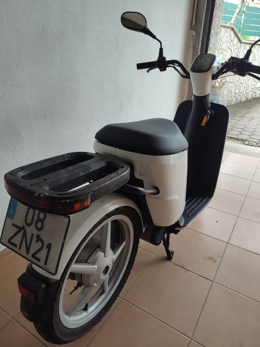 Scooter elétrica ES pro Askoll