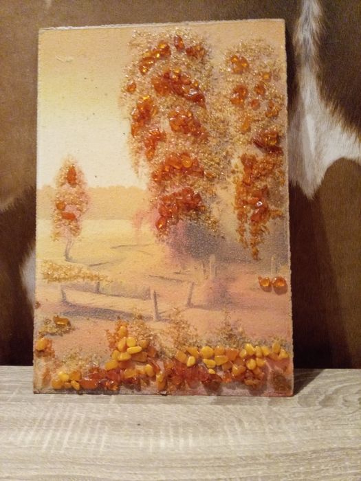 Продам картину с отделкой янтаря