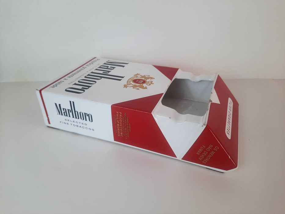 Cinzeiro Gigante Marlboro